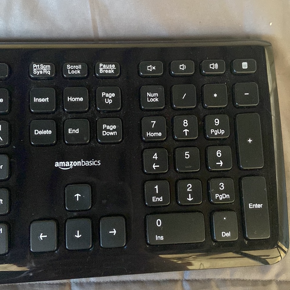 Amazon-basics Keyboard USB Connector - Picture 2 of 6